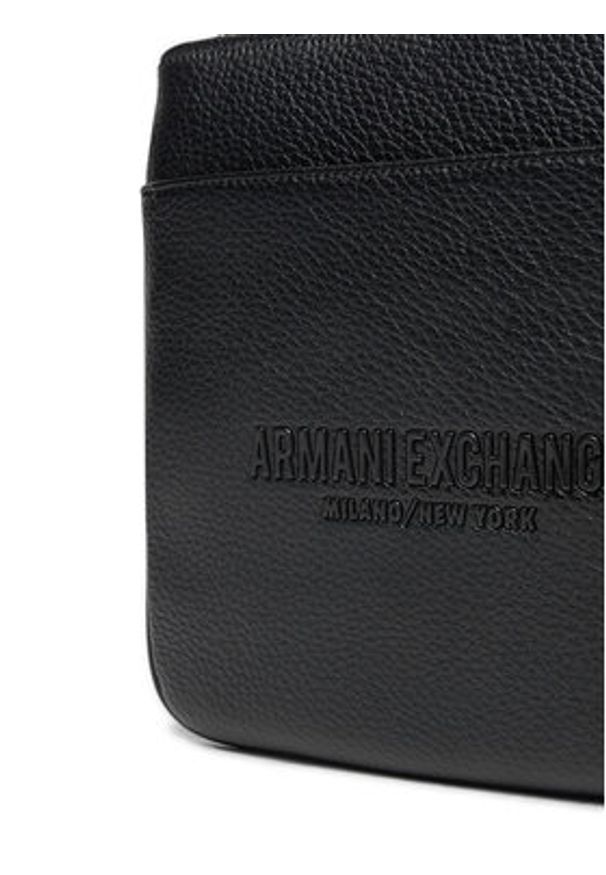 Armani Exchange Saszetka XM000155 AF11931 UC001 Czarny. Kolor: czarny. Materiał: skóra