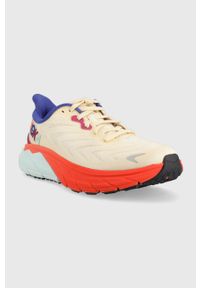 HOKA - Hoka buty do biegania Arahi 6 1123195 kolor beżowy 1123195-SBFS. Kolor: beżowy. Wzór: geometria. Obcas: na słupku. Sport: bieganie #5