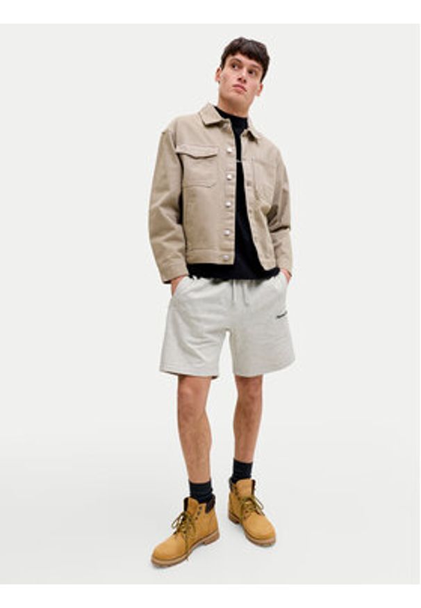 Jack & Jones Szorty sportowe Karl Norrebro 12292565 Écru Regular Fit. Kolor: kremowy. Materiał: bawełna. Styl: sportowy