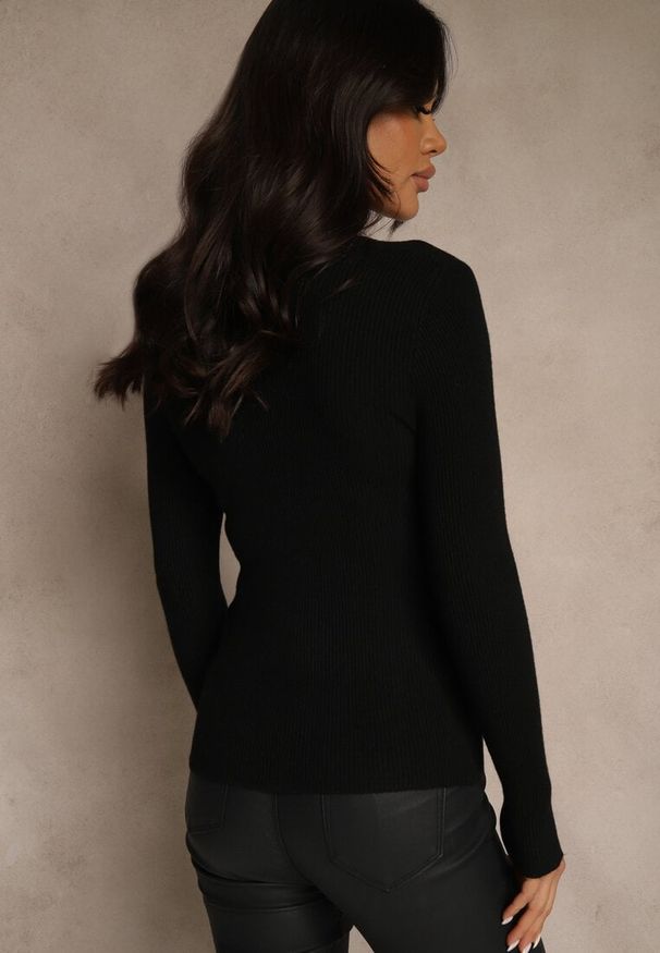 Renee - Czarny Sweter z Bawełną z Prążkowanej Dzianiny Reisaria. Okazja: na co dzień. Kolor: czarny. Materiał: bawełna, prążkowany, dzianina. Styl: klasyczny, casual