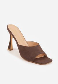 Renee - Brązowe Klapki Vices na Obcasie Typu Szpilka z Kwadratowym Noskiem Mevodina. Kolor: brązowy. Obcas: na obcasie. Wysokość obcasa: średni #6