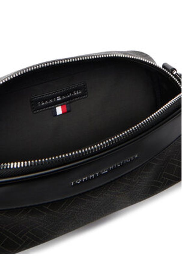 TOMMY HILFIGER - Tommy Hilfiger Saszetka Th Flag Monogram Camera Bag AM0AM14297 Czarny. Kolor: czarny. Materiał: skóra