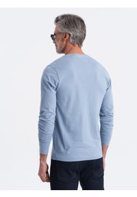 Ombre Clothing - Męski longsleeve bez nadruku z dekoltem w serek - niebieski denim V9 - Rozmiar: L. Okazja: na co dzień. Typ kołnierza: dekolt w serek. Kolor: niebieski. Materiał: denim. Długość rękawa: długi rękaw. Długość: długie. Wzór: gładki, jednolity. Styl: klasyczny, casual, elegancki #3