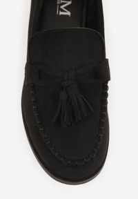 Born2be - Czarne Mokasyny z Imitacji Zamszu Zdobione Frędzlami i Kokardą Edania. Okazja: na co dzień, na spotkanie biznesowe, do pracy. Kolor: czarny. Materiał: zamsz. Wzór: aplikacja. Styl: casual, biznesowy, elegancki, klasyczny #9