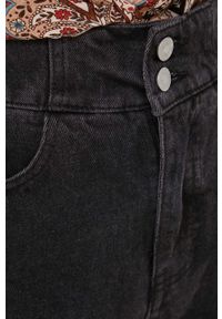 Answear Lab szorty jeansowe damskie kolor czarny gładkie high waist. Stan: podwyższony. Kolor: czarny. Materiał: jeans. Wzór: gładki. Styl: wakacyjny #5