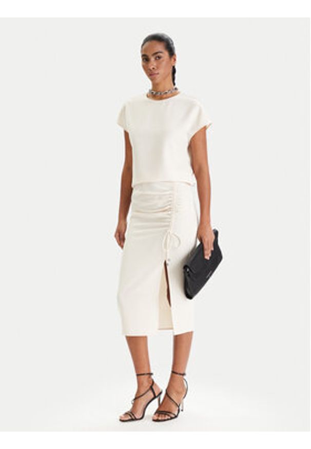 Patrizia Pepe Spódnica midi 8G0530/A701-W409 Écru Regular Fit. Kolor: kremowy. Materiał: syntetyk. Długość: midi