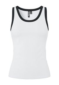 Pieces Top May 17154484 Biały Slim Fit. Kolor: biały. Materiał: bawełna