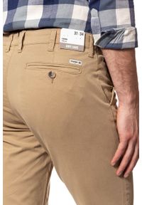 Wrangler - WRANGLER SPODNIE MĘSKIE CHINO GOLDEN SAND W16LRN223. Materiał: materiał