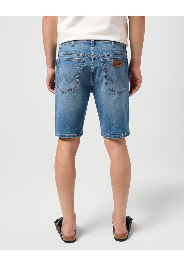 Wrangler - WRANGLER MĘSKIE SPODENKI JEANSOWE TEXAS SHORTS STRIDE 112350658 W11C018020. Materiał: jeans
