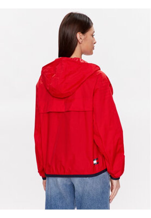Tommy Jeans Kurtka anorak Chicago DW0DW15333 Czerwony Regular Fit. Kolor: czerwony. Materiał: syntetyk