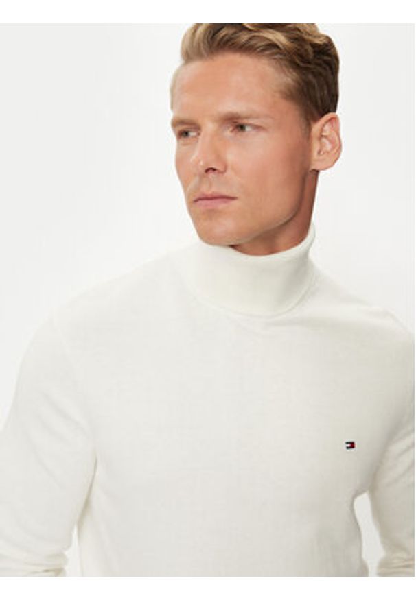 TOMMY HILFIGER - Tommy Hilfiger Golf MW0MW28048 Biały Regular Fit. Typ kołnierza: golf. Kolor: biały. Materiał: bawełna