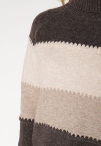 Born2be - Brązowy Golf Oversize w Szerokie Pasy z Domieszką Kaszmiru Nellemia. Okazja: na co dzień. Typ kołnierza: golf. Kolor: brązowy. Materiał: kaszmir. Styl: casual #4