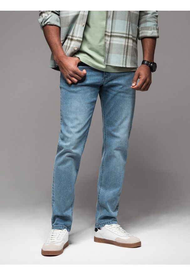 Ombre Clothing - Męskie klasyczne przecierane jeansy REGULAR FIT – jasnoniebieskie V2 - Rozmiar: XL. Kolor: niebieski. Materiał: jeans. Styl: klasyczny