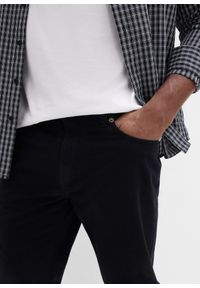 bonprix - Spodnie regular fit z bawełnianego diagonalu, straight. Kolor: czarny. Materiał: bawełna. Styl: klasyczny #3
