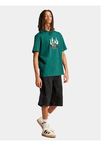 Adidas - adidas T-Shirt Flames Logo IS0177 Zielony Loose Fit. Kolor: zielony. Materiał: bawełna #5