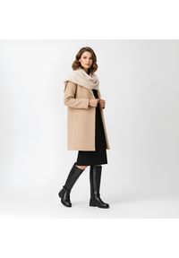 Czarne Kozaki Filippo Modne Buty Damskie. Okazja: na co dzień. Zapięcie: pasek. Kolor: czarny. Szerokość cholewki: normalna. Wzór: aplikacja. Materiał: materiał. Obcas: na obcasie. Styl: elegancki, casual, klasyczny. Wysokość obcasa: niski #2