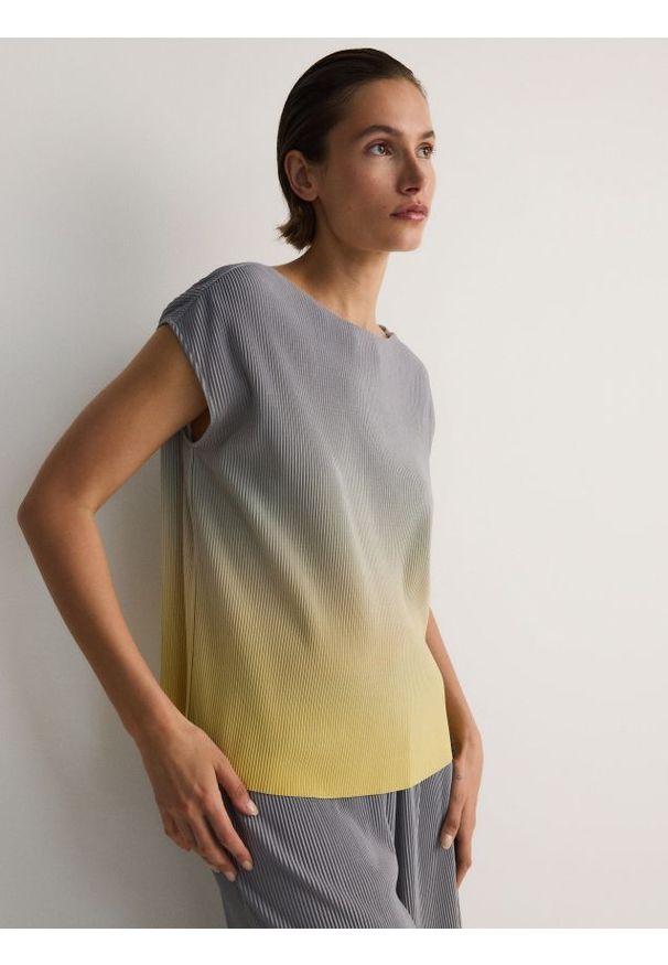 Reserved - T-shirt kimono z plisowanej dzianiny - wielobarwny. Materiał: dzianina