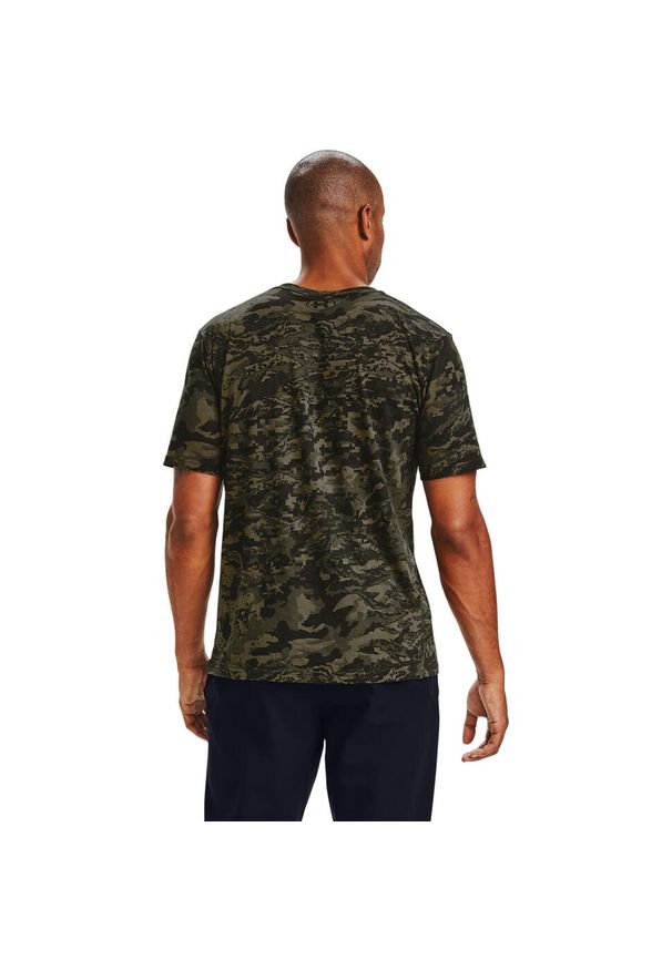 Koszulka treningowa męska Under Armour Abc Camo SS. Kolor: czarny, biały, wielokolorowy. Materiał: materiał, bawełna. Długość rękawa: krótki rękaw. Długość: krótkie