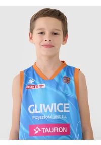 4f - 4F Koszulka meczowa replika wyjazdowa z sezonu 2024/25 dziecięca 4F x PLK - GTK Gliwice - multikolor 134/140 (8-10 lat). Typ kołnierza: dekolt w serek. Kolor: wielokolorowy. Materiał: dzianina, włókno, materiał, syntetyk. Wzór: nadruk, gładki, ze splotem. Sezon: lato. Sport: koszykówka, fitness #2