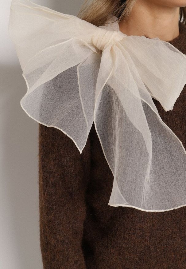 Born2be - Brązowy Sweter z Domieszką Wełny z Ozdobnym Wiązaniem Tuselana. Okazja: na co dzień. Kolor: brązowy. Materiał: wełna. Wzór: aplikacja. Styl: klasyczny, casual, elegancki