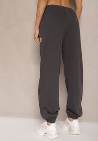 Renee - Ciemnoszare Spodnie Dresowe Joggery z Bawełny Falaniela. Okazja: na co dzień. Kolor: szary. Materiał: bawełna, dresówka. Styl: casual, elegancki #2