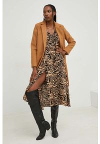 Answear Lab płaszcz damski kolor brązowy przejściowy. Okazja: na co dzień. Kolor: brązowy. Materiał: poliester. Styl: wakacyjny #6