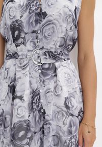 Born2be - Biało-Czarna Rozkloszowana Sukienka z Materiałowym Paskiem Evanagia. Kolor: biały. Materiał: materiał #4