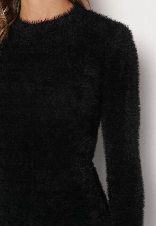 Born2be - Czarna Puszysta Sukienka Mini z Długim Rękawem Parietha. Kolekcja: plus size. Kolor: czarny. Materiał: dzianina. Długość rękawa: długi rękaw. Typ sukienki: dopasowane. Długość: mini