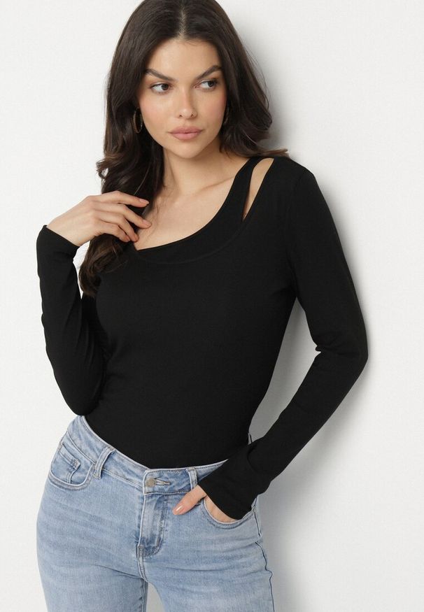 Born2be - Czarna Bluzka z Asymetrycznym Dekoltem Tatelia. Okazja: na co dzień. Kolor: czarny. Materiał: jeans. Styl: elegancki, casual