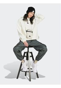 Adidas - adidas Bluza City Escape IS3012 Biały Loose Fit. Kolor: biały. Materiał: syntetyk #5