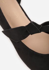 Renee - Czarne Czółenka Vices na Płaskiej Podeszwie ze Skórzaną Wkładką z Supełkiem Liliarine. Okazja: na co dzień, na spotkanie biznesowe, do pracy. Kolor: czarny. Materiał: skóra. Obcas: na płaskiej podeszwie. Styl: casual, biznesowy, elegancki, klasyczny #6