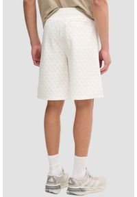 Guess - GUESS Kremowe męskie spodenki w monogram New Korbin, Rozmiar M. Okazja: na co dzień. Kolor: beżowy. Sezon: lato. Styl: casual, sportowy #2