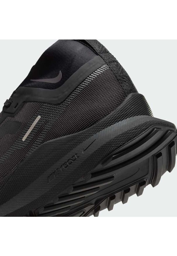 Nike - Buty do biegania męskie NIKE REACT PEGASUS TRAIL 4 GORE-TEX. Okazja: na co dzień, do pracy, na spacer. Kolor: czarny. Technologia: Gore-Tex. Sport: turystyka piesza