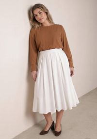 Born2be - Biała Rozkloszowana Spódnica z Wysokim Stanem Ismotis. Okazja: na co dzień. Stan: podwyższony. Kolekcja: plus size. Kolor: biały. Styl: casual #4