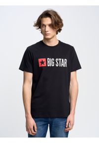Big-Star - Koszulka męska z nadrukiem Quado 906. Okazja: na co dzień. Kolor: czarny. Materiał: dzianina, jeans. Długość rękawa: krótki rękaw. Długość: krótkie. Wzór: nadruk. Styl: sportowy, casual #5