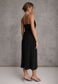 Renee - Czarna Sukienka z Wiskozą na Ramiączkach Zdobiona Szydełkowym Splotem Ferox. Okazja: na co dzień. Kolor: czarny. Materiał: wiskoza. Długość rękawa: na ramiączkach. Wzór: ze splotem, aplikacja. Sezon: lato. Typ sukienki: proste. Styl: casual #2