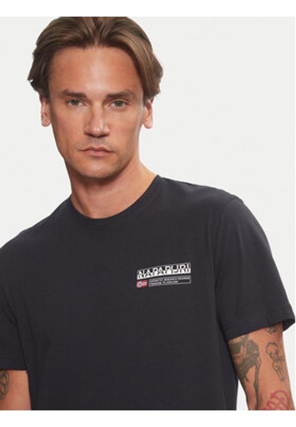 Napapijri T-Shirt Kasba NP0A4HQQ Czarny Regular Fit. Kolor: czarny. Materiał: bawełna