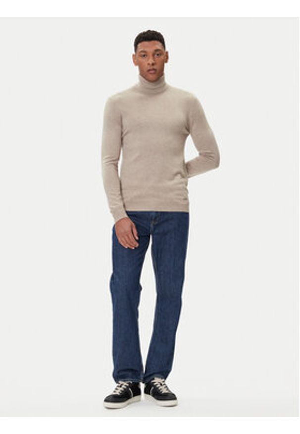 Guess Golf M5BR09 Z0432 Beżowy Regular Fit. Typ kołnierza: golf. Kolor: beżowy. Materiał: syntetyk