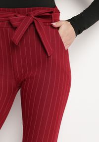 Born2be - Bordowe Długie Spodnie z Gumką w Talii i Materiałowym Paskiem Xanneli. Kolor: czerwony. Materiał: materiał. Długość: długie. Styl: elegancki #7