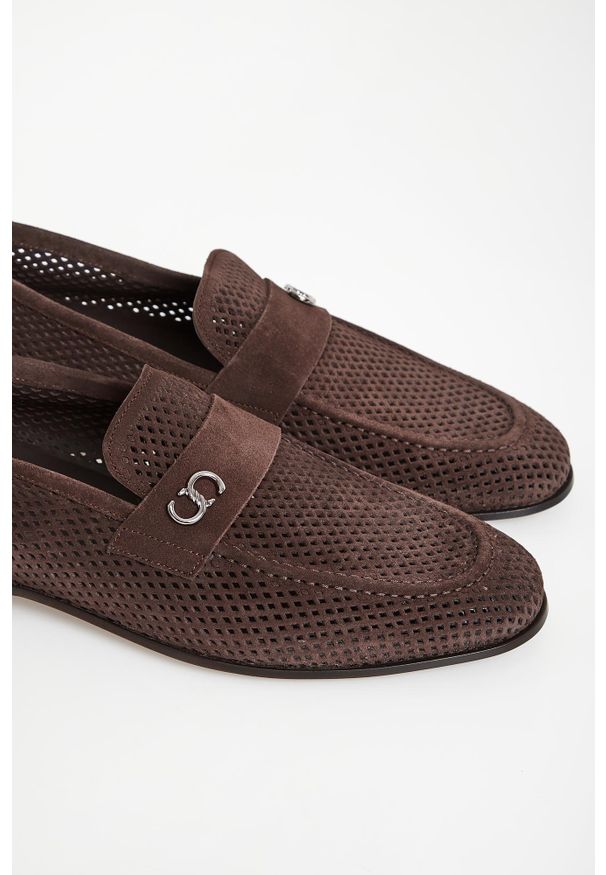 Loafersy męskie zamszowe CESARE CASADEI. Materiał: zamsz