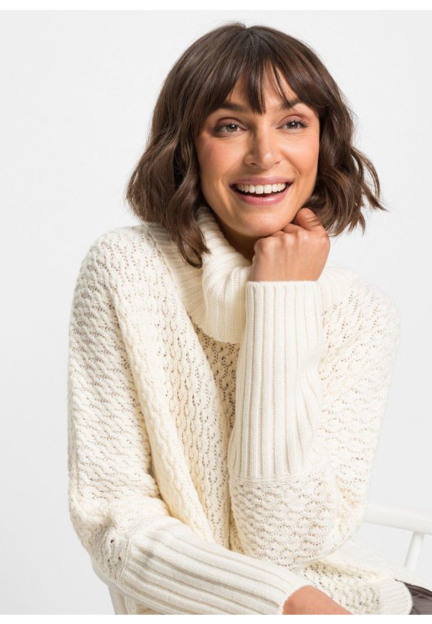 bonprix - Sweter oversize. Typ kołnierza: golf. Kolor: biały. Wzór: ażurowy