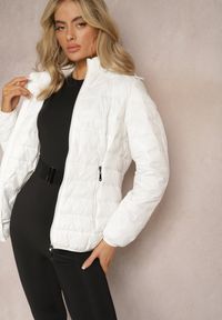 Renee - Biała Kurtka z Klasycznym Pikowaniem i Kapturem Sumlina. Kolor: biały. Styl: klasyczny