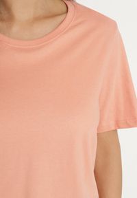 Born2be - Pomarańczowy Bawełniany Klasyczny T-shirt Fevarene. Kolor: pomarańczowy. Materiał: bawełna. Styl: klasyczny