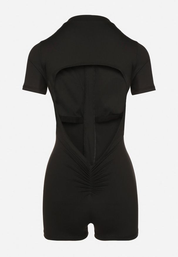 Born2be - Czarny Taliowany Kombinezon z Marszczeniem i Odkrytymi Plecami Deviani. Okazja: na co dzień. Kolor: czarny. Styl: casual