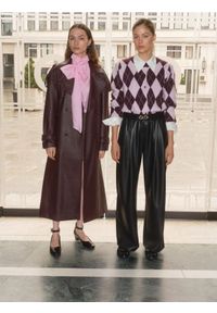 Reserved - Spodnie z imitacji skóry - czarny. Kolor: czarny. Materiał: skóra