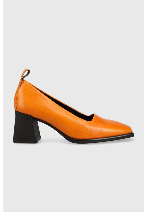 Vagabond Shoemakers czółenka skórzane HEDDA kolor pomarańczowy na słupku 5303.101.44. Kolor: pomarańczowy. Materiał: skóra. Obcas: na słupku. Wysokość obcasa: średni