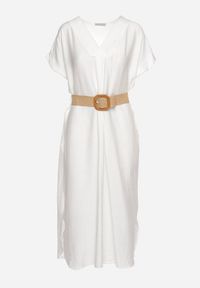 Born2be - Biała Wiskozowa Sukienka z Paskiem Ozdobionym Plecionką i Klamrą Mlevena. Typ kołnierza: dekolt w kształcie V. Kolekcja: plus size. Kolor: biały. Materiał: wiskoza. Długość rękawa: krótki rękaw. Wzór: aplikacja. Typ sukienki: dla puszystych. Styl: elegancki #4