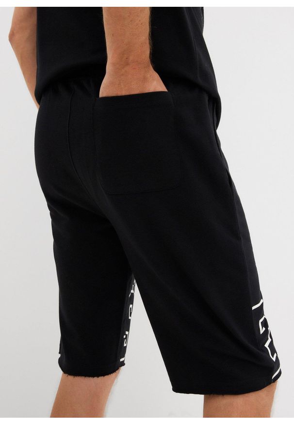 bonprix - Bermudy dresowe z czystej bawełny organicznej. Kolor: czarny. Materiał: bawełna, dresówka. Wzór: nadruk