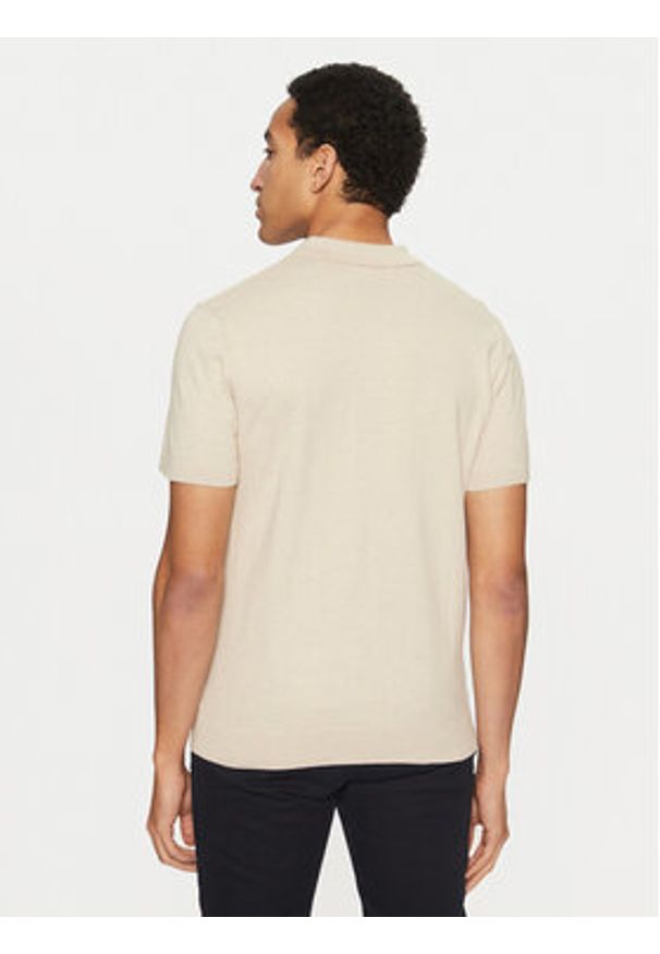 Selected Homme Polo 16092437 Beżowy Regular Fit. Typ kołnierza: polo. Kolor: beżowy. Materiał: bawełna