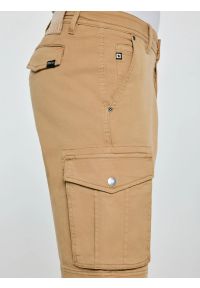 Big-Star - Szorty męskie z kieszeniami cargo beżowe Morrise 801. Okazja: na co dzień. Kolor: beżowy. Materiał: materiał, bawełna, elastan. Styl: casual, sportowy #2